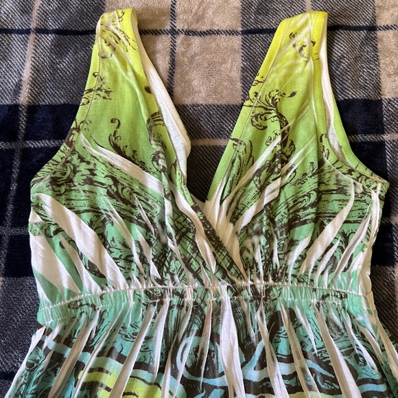 This Y2K-style bohemian dress features a "tattoo print" design with graphics - Picture 7 of 10